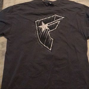 Gray short sleeve t-shirt